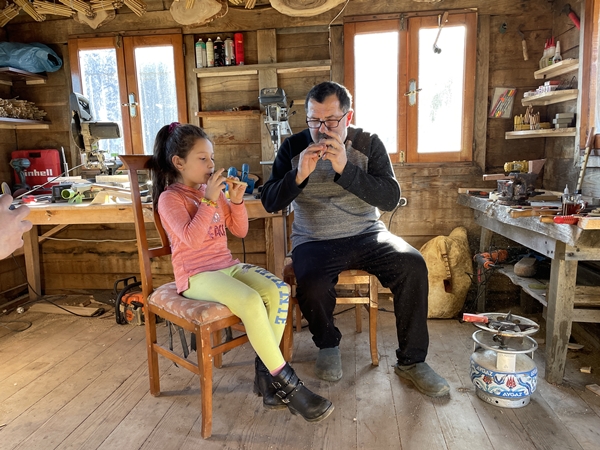 Foto - 30 yıldır mesleğini gelecek nesillere aktarıyor!