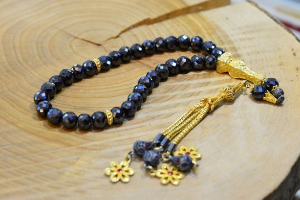 Foto - 300 bin lira değerinde tespih