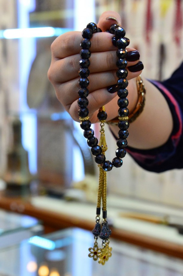 Foto - 300 bin lira değerinde tespih