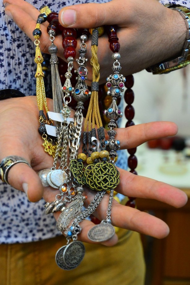 Foto - 300 bin lira değerinde tespih