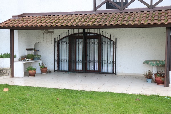 Foto - 300 bin liralık zarar! Bu site hırsızların meskeni oldu