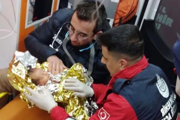Foto - 300 kilometrelik çatlak uzaydan görüntülendi!