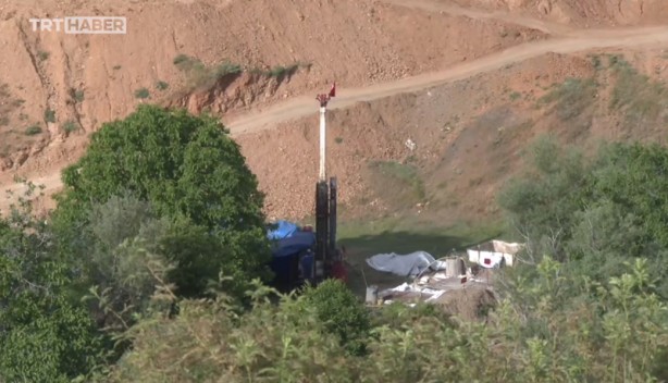 Foto - 300 milyon tonluk demir cevheri bulundu! Bölgede yaşayanlar çılgına döndü, Cevdet Yılmaz seslendi