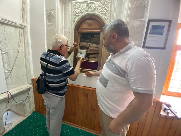 Foto - 300 yıldır muhafaza ediliyor! Kur’an-ı Kerim’in kapağındaki zincirin sırrı ne? 