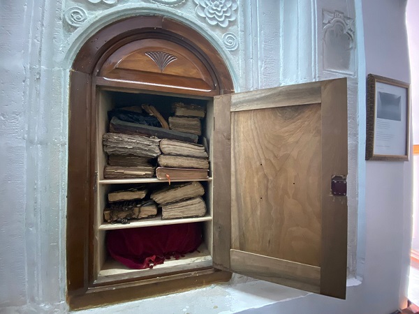 Foto - 300 yıldır muhafaza ediliyor! Kur’an-ı Kerim’in kapağındaki zincirin sırrı ne? 