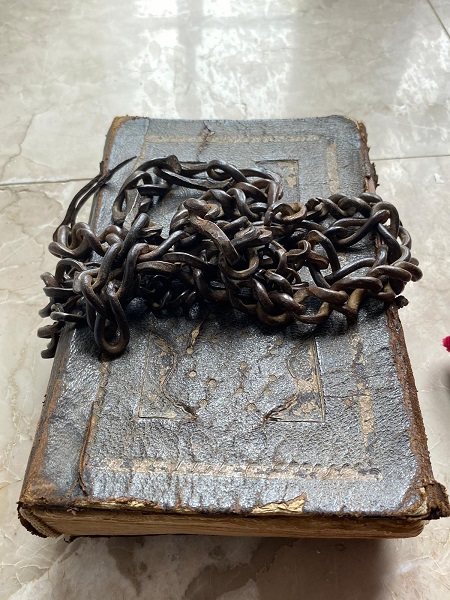 Foto - 300 yıldır muhafaza ediliyor! Kur’an-ı Kerim’in kapağındaki zincirin sırrı ne? 