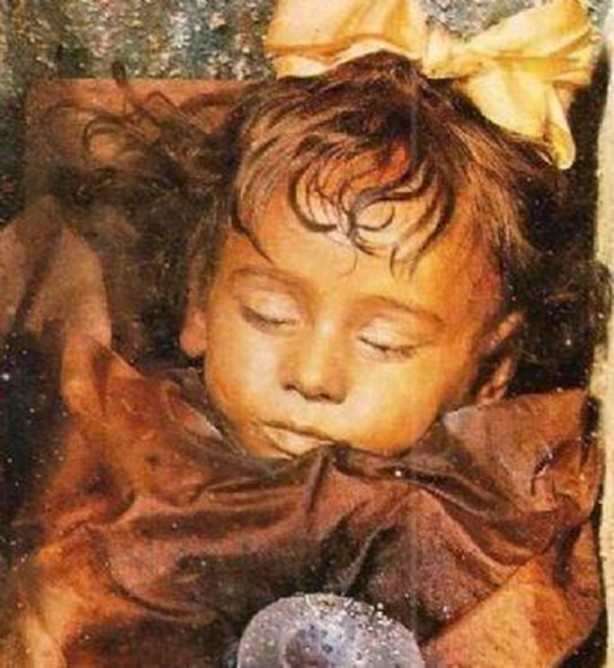 Foto - 300 yıllık ceset 1 saatte çürüdü