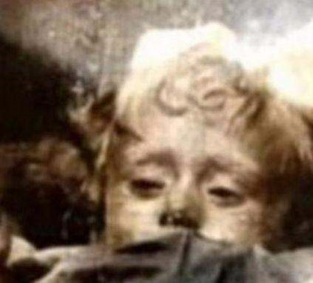 Foto - 300 yıllık ceset 1 saatte çürüdü