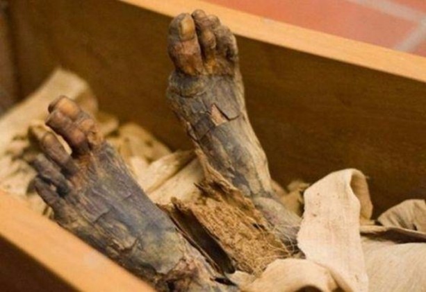 Foto - 300 yıllık ceset 1 saatte çürüdü