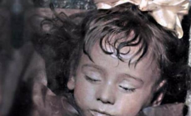 Foto - 300 yıllık ceset 1 saatte çürüdü