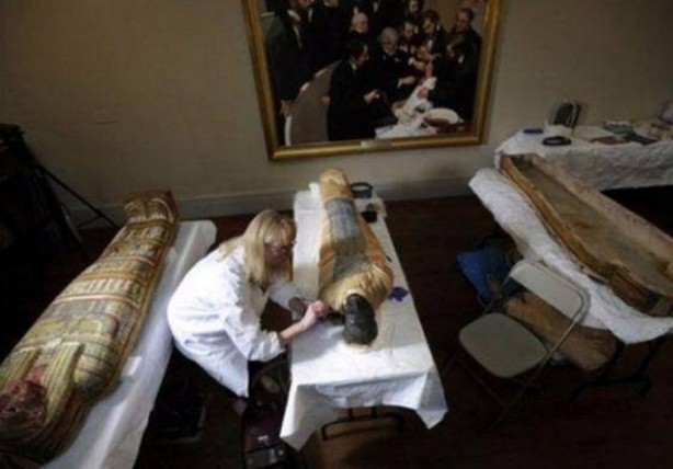 Foto - 300 yıllık ceset 1 saatte çürüdü