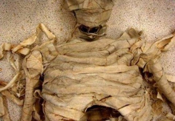 Foto - 300 yıllık ceset 1 saatte çürüdü