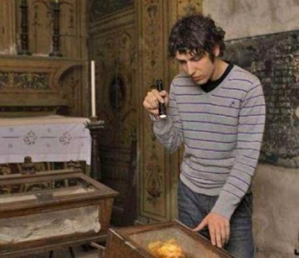 Foto - 300 yıllık ceset 1 saatte çürüdü