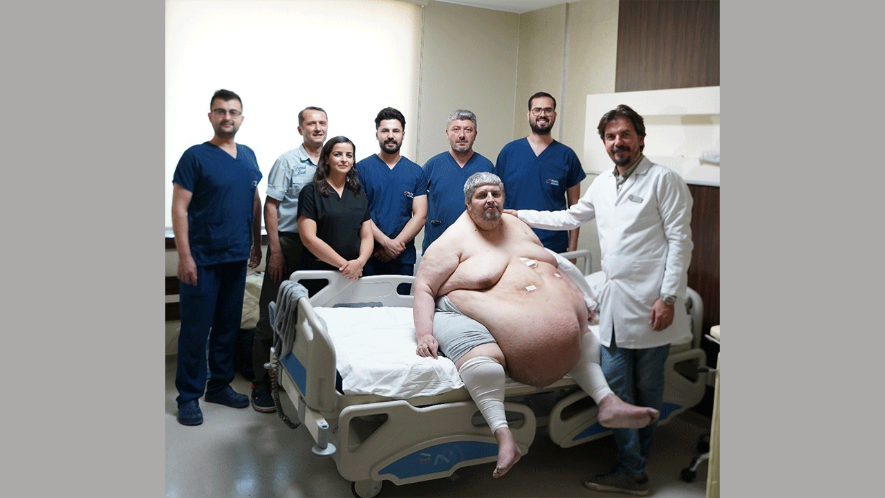 Foto - 310 kiloluk hasta, sedyede geldi yürüyerek çıktı