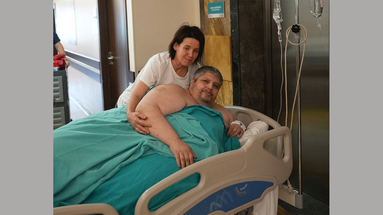 Foto - 310 kiloluk hasta, sedyede geldi yürüyerek çıktı