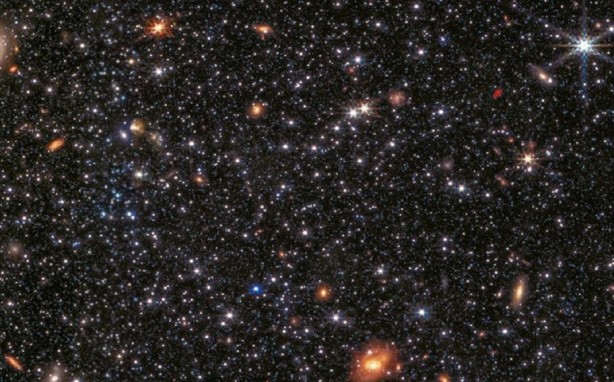 Foto - 326 milyon ışık yılı uzaklıkta heyecanlandıran keşif