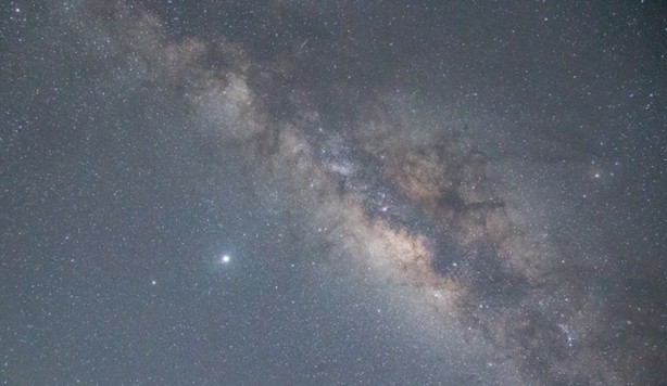 Foto - 326 milyon ışık yılı uzaklıkta heyecanlandıran keşif