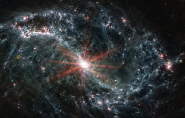 Foto - 326 milyon ışık yılı uzaklıkta heyecanlandıran keşif