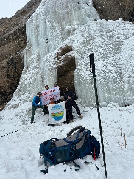 Foto - 33 metrelik şelale dondu