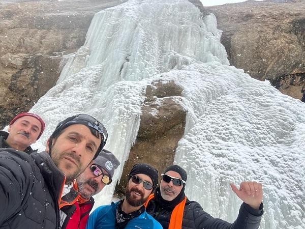 Foto - 33 metrelik şelale dondu