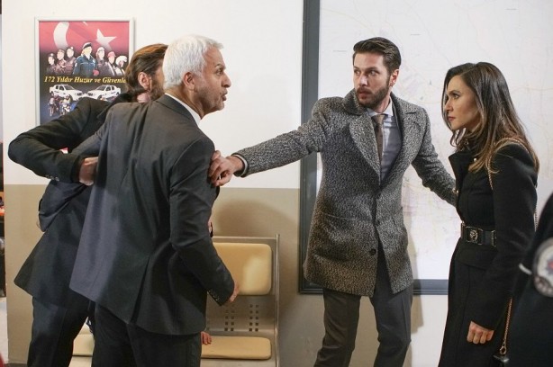 ‘35 yıldır ‘Vatan Hainliği’ne devam’ sözleriyle bilinen oyuncu FOX’un rezil dizisinde