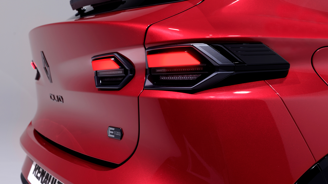 Foto - 35 yıllık efsanenin yeni yüzü! Clio yenilendi, Türkiye gücünü gösterdi! Bursa’dan dünya sahnesine