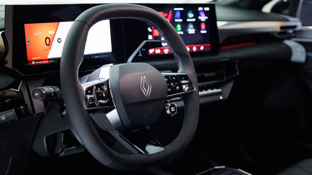 Foto - 35 yıllık efsanenin yeni yüzü! Clio yenilendi, Türkiye gücünü gösterdi! Bursa’dan dünya sahnesine