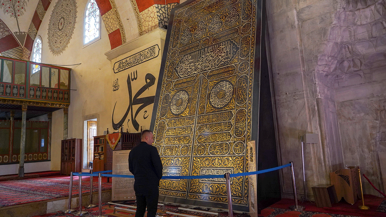 Foto - 36 yıllık Kabe örtüsü Edirne'de