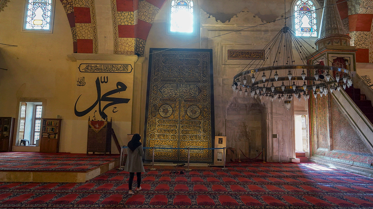 Foto - 36 yıllık Kabe örtüsü Edirne'de