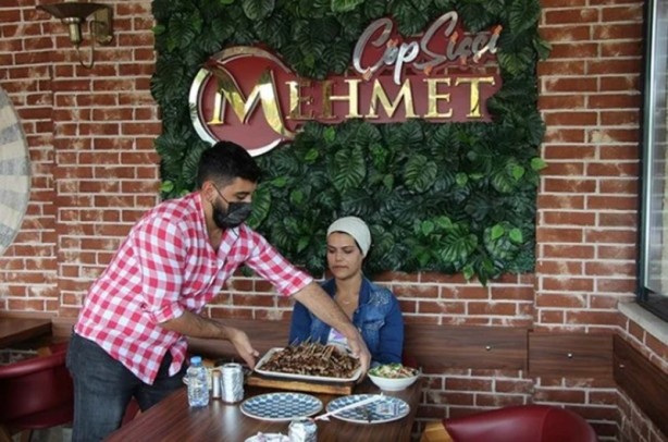 Foto - 37 dakikada 247 adet çöp şiş yedi