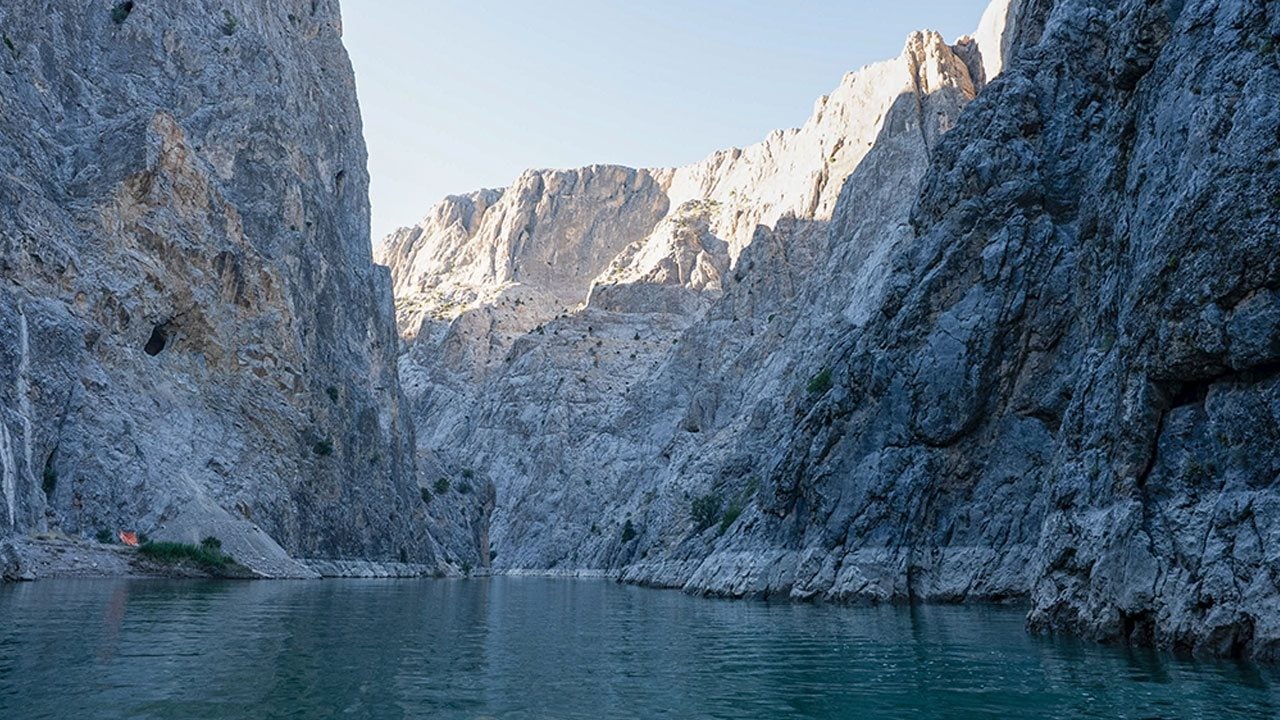 Foto - 38 tünelli Taş Yol’dan 600 metrelik Karanlık Kanyon’a! Medeniyetin izlerini taşıyan şehir: Erzincan