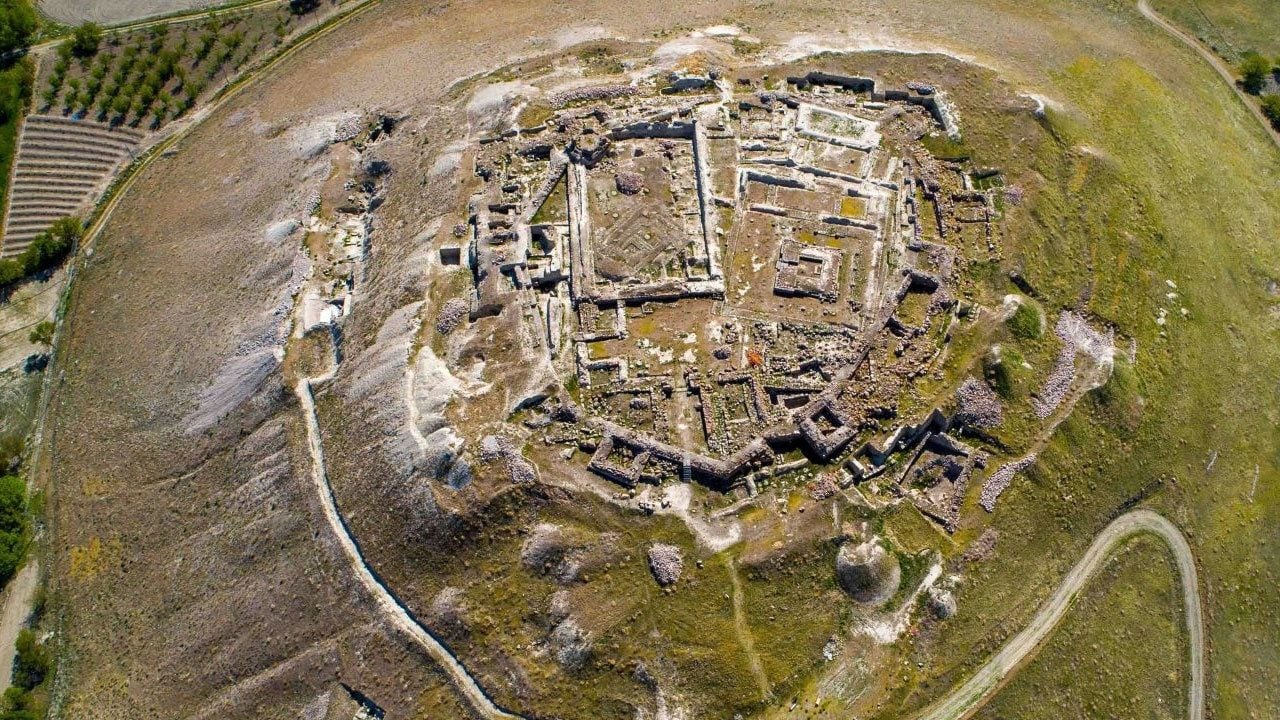 Foto - 38 tünelli Taş Yol’dan 600 metrelik Karanlık Kanyon’a! Medeniyetin izlerini taşıyan şehir: Erzincan