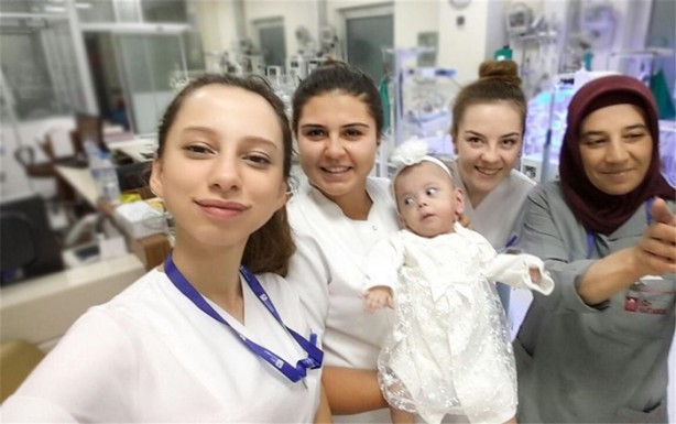 Foto - 380 gram doğmuştu, hayata tutundu!