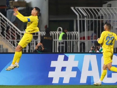 Foto - 39 yaşında bir ilk daha… Şimdi ki hamleleri Asya kıtasını karıştıracak! Türk oyuncu bunu yapamaz!