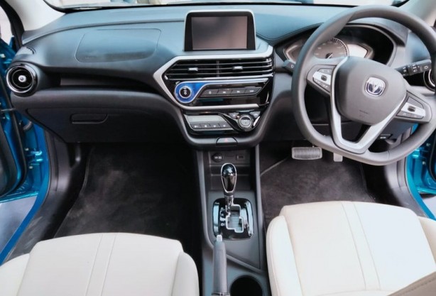 Foto - 390 bin TL’ye sıfır otomobil, hem de Türkiye’de! İşte Changan Alsvin!