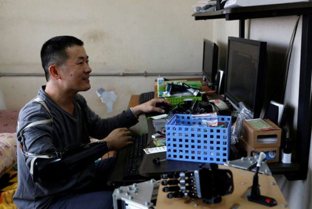 Foto - 3D yazıcıyla protez el yaptı