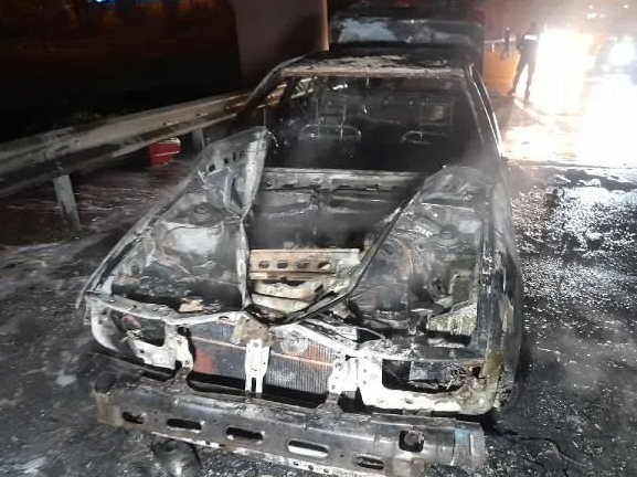 Foto - 3'ü bebek 8 kişinin bulunduğu araç küle döndü