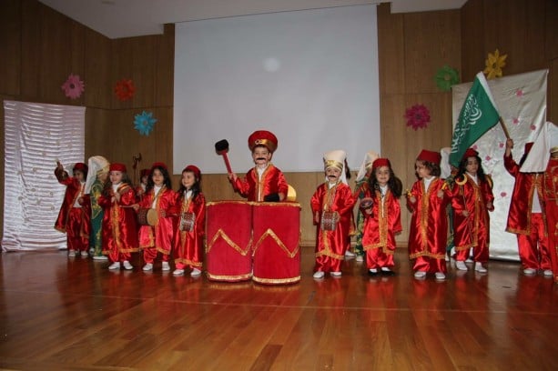 4-6 Yaş Kur’an Kursu öğrencilerinin mezuniyet heyecanı