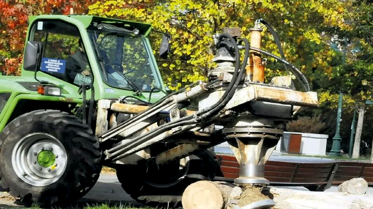 Foto - 4 ağaç için Taksim’i savaş alanına çeviren Çapulcular şimdi neredesiniz? İBB ağaç katliamı yapıyor…