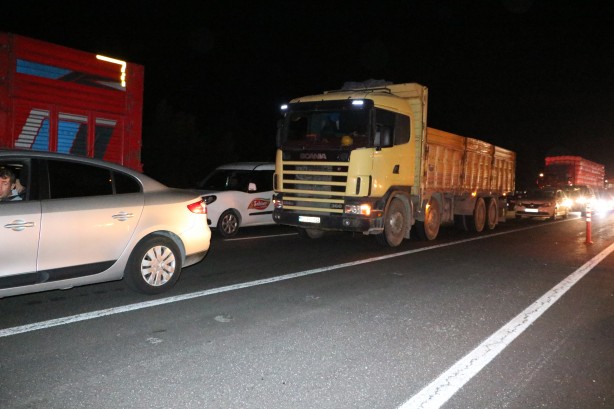 Foto - 4 aracın karıştığı zincirleme kaza: 7 yaralı