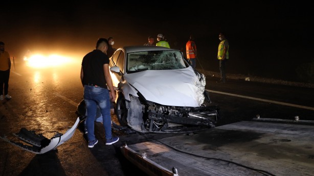 Foto - 4 aracın karıştığı zincirleme kaza: 7 yaralı