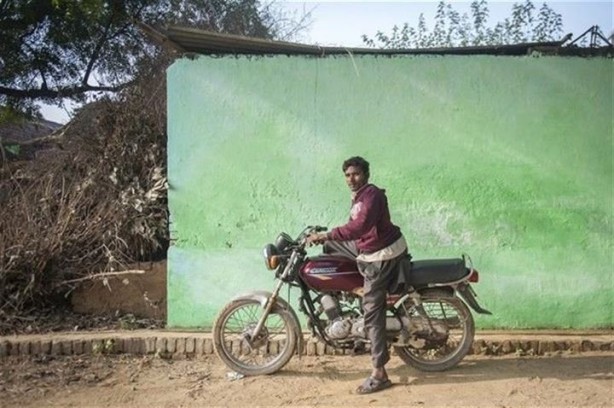 Foto - 4 bacaklı adam görenleri hayrete düşürüyor