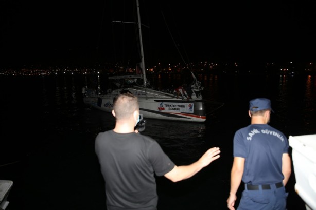 Foto - 4 denizi bir yelkenli ile geçti! Türk’ün başarısı dünyaya örnek oldu