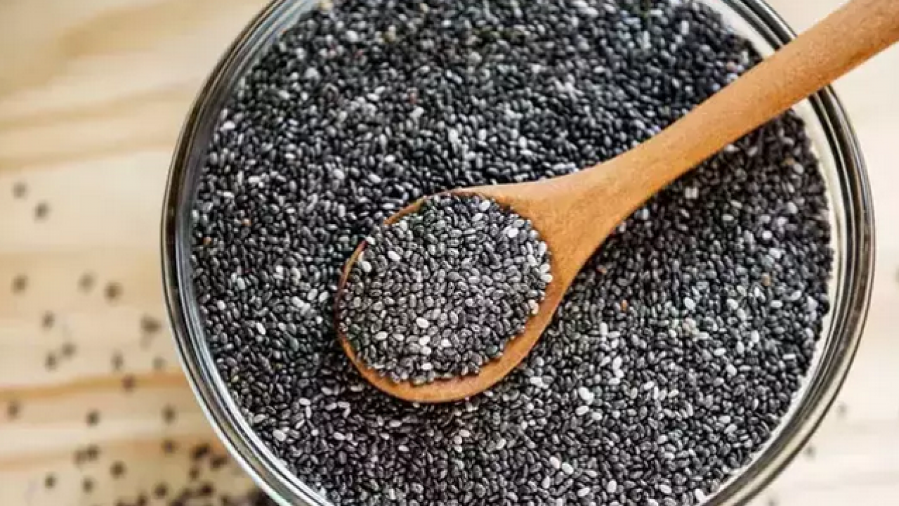 Foto - 4 hafta boyunca bardak bardak için: Bardağı resmen iğne ipliğe döndürüyor: Göbeği tığ gibi inceltiyor!