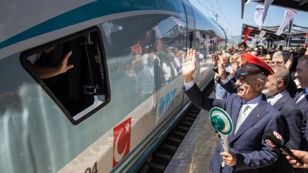 Foto - 4 saatlik mesafe 1,5 saate inecek! 3 şehri birbirine bağlayan YHT hattı açılıyor