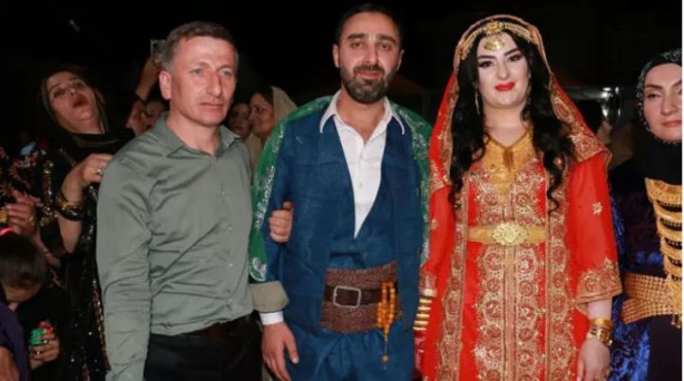 Foto - 4 saatlik takı töreni! İnanılmaz rakam