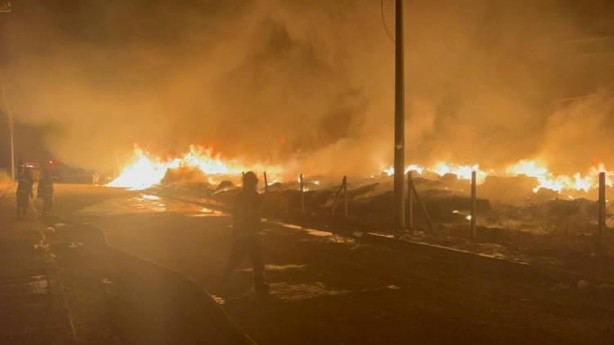 Foto - 4 saatte söndürülebildi! Niğde'de plastik geri dönüşüm tesisinde korkutan yangın