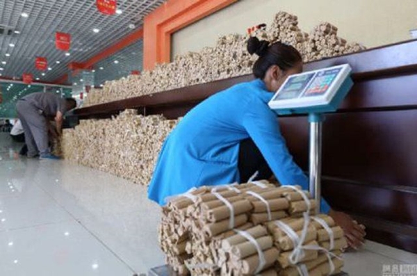 Foto - 4 ton parayla araba satın aldı!