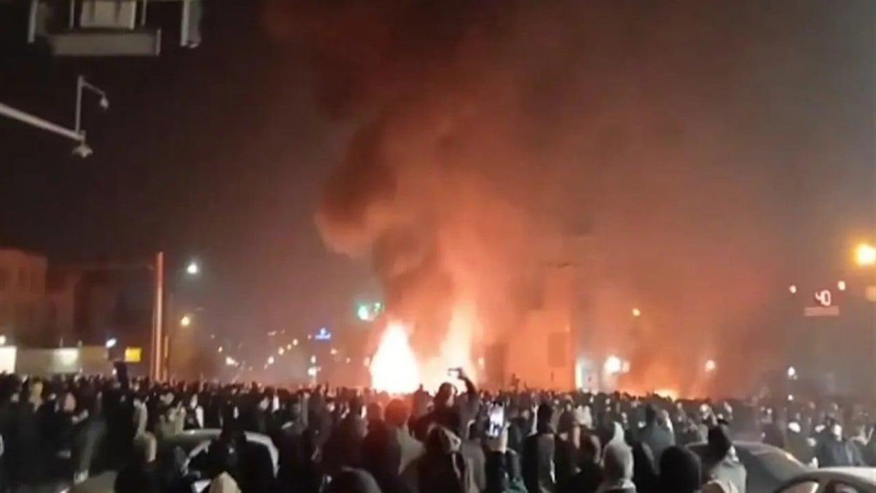 3 ülke İran'a karşı ilk kurşunu sıktı! Tahran'a o ülkeden destek geldi