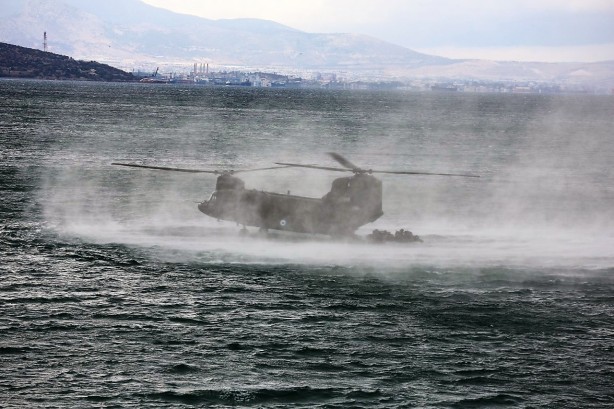 Foto - 4 ülke Türkiye'ye karşı harekete geçti! Savaş uçakları, hücum botları...
